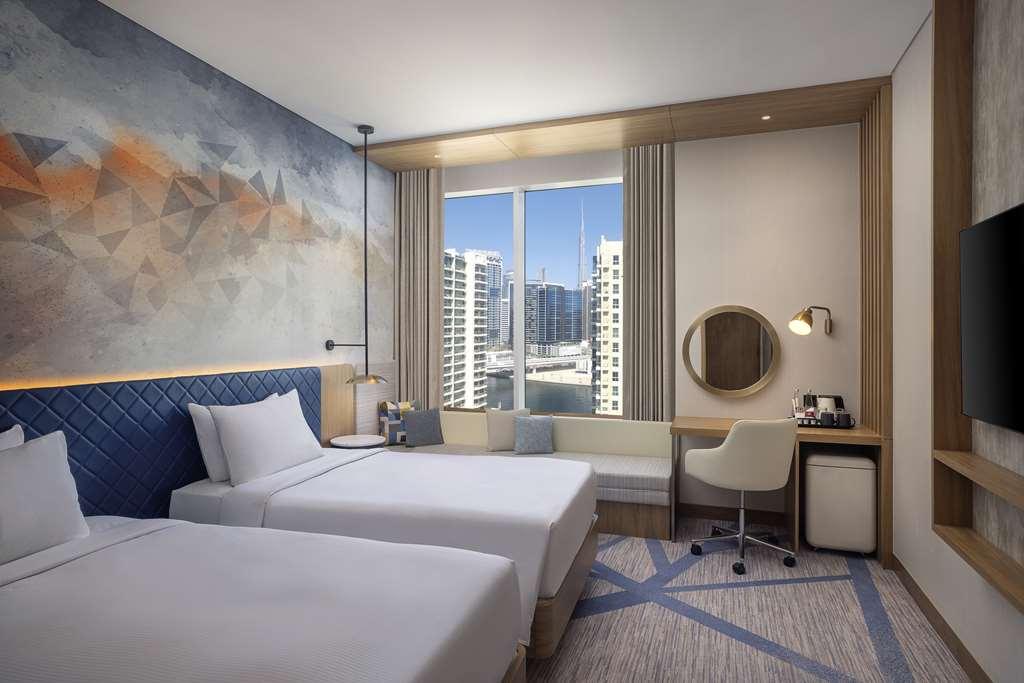 Hilton Garden Inn Dubai Business Bay Rum bild