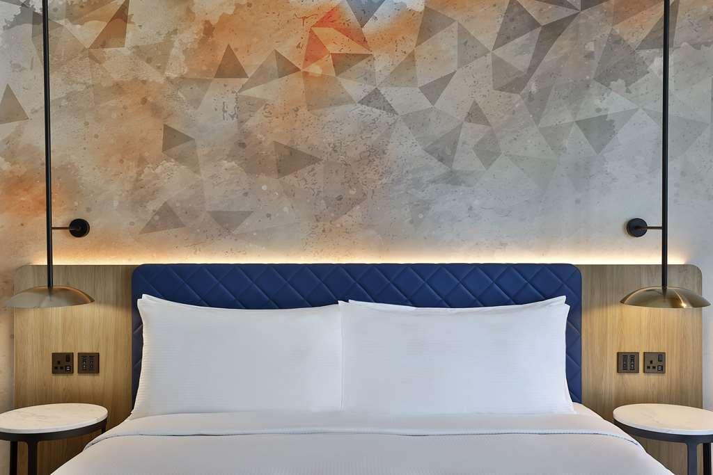 Hilton Garden Inn Dubai Business Bay Rum bild