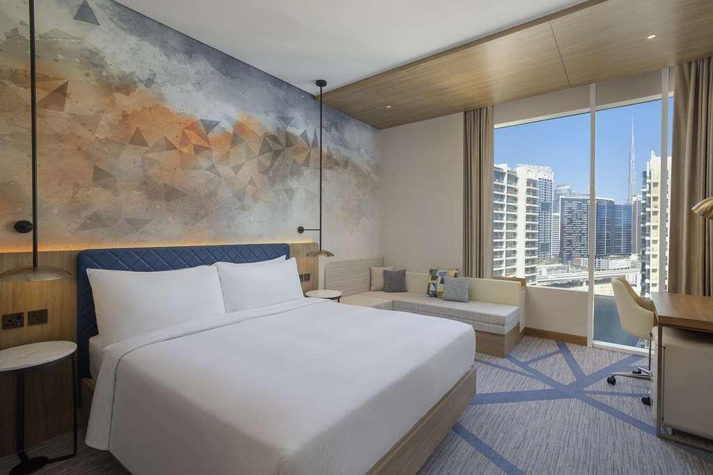 Hilton Garden Inn Dubai Business Bay Rum bild