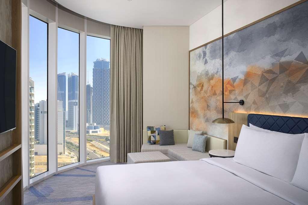 Hilton Garden Inn Dubai Business Bay Rum bild