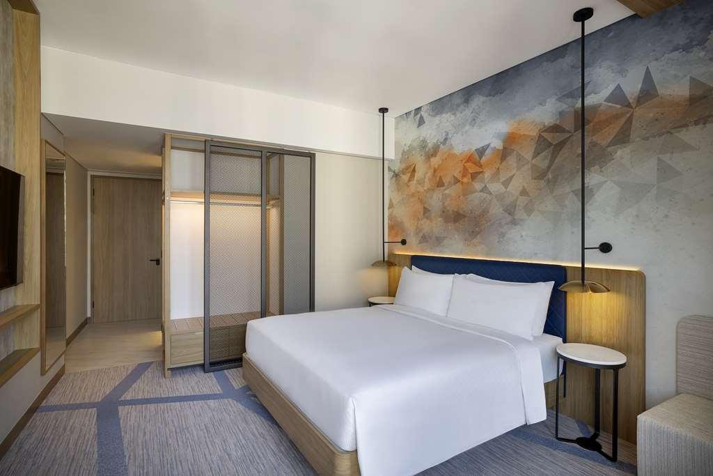 Hilton Garden Inn Dubai Business Bay Rum bild