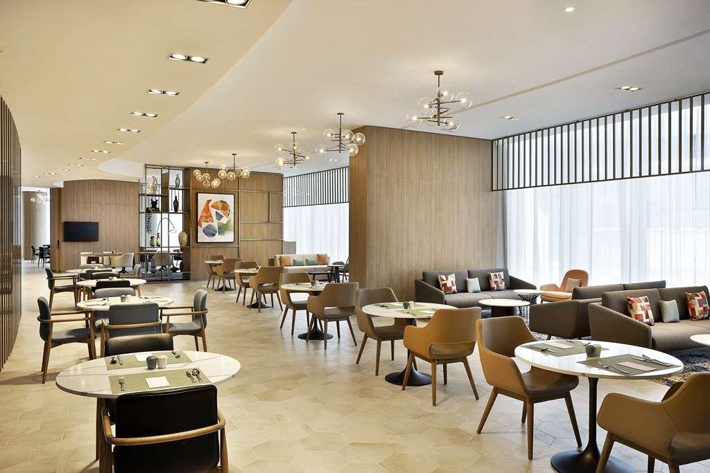 Hilton Garden Inn Dubai Business Bay Restaurang bild