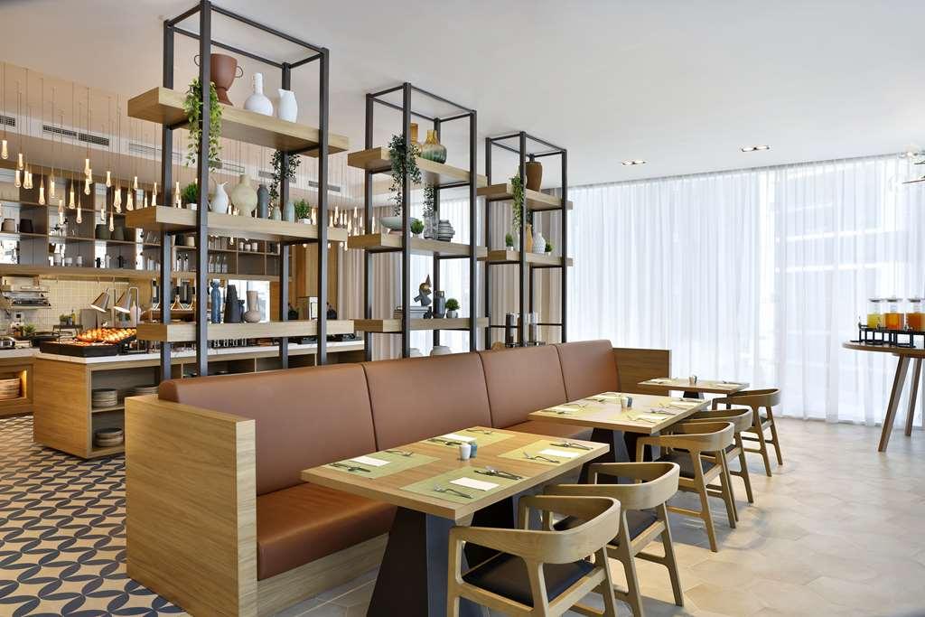 Hilton Garden Inn Dubai Business Bay Restaurang bild